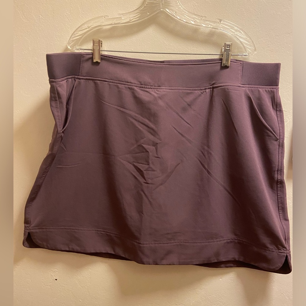 Woman’s 32 degrees Skort
